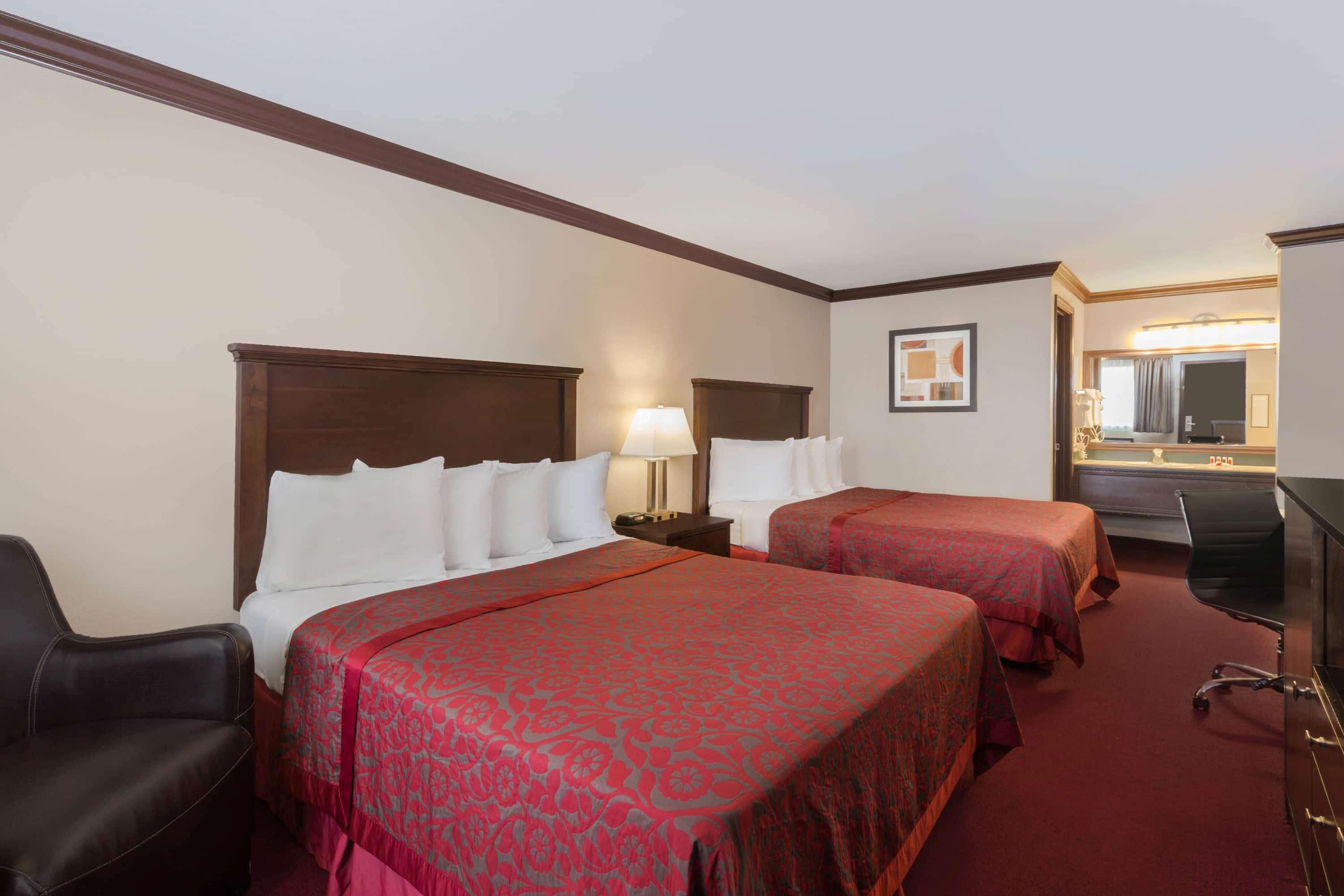 Days Inn By Wyndham אובורן מראה חיצוני תמונה