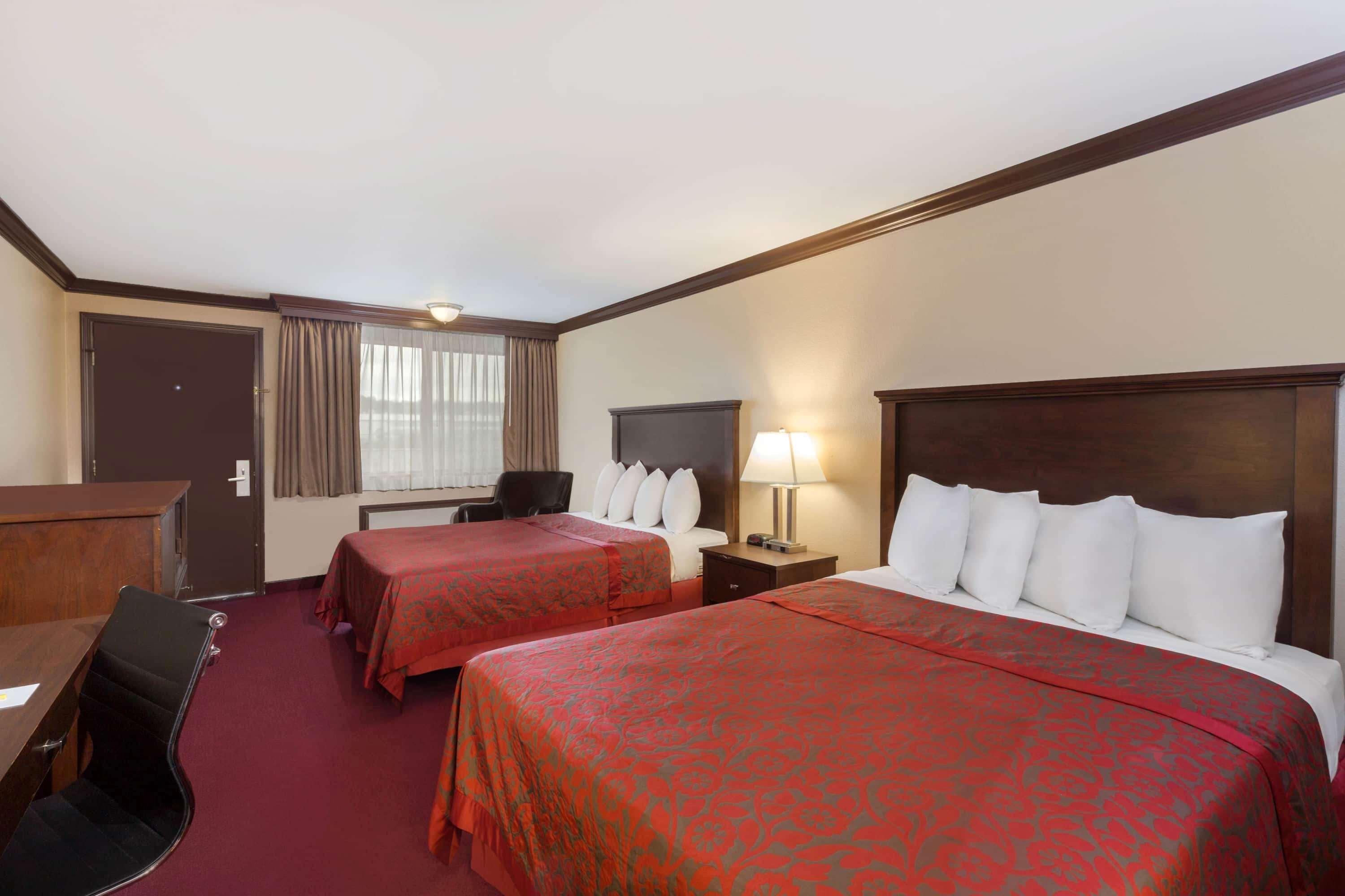 Days Inn By Wyndham אובורן מראה חיצוני תמונה