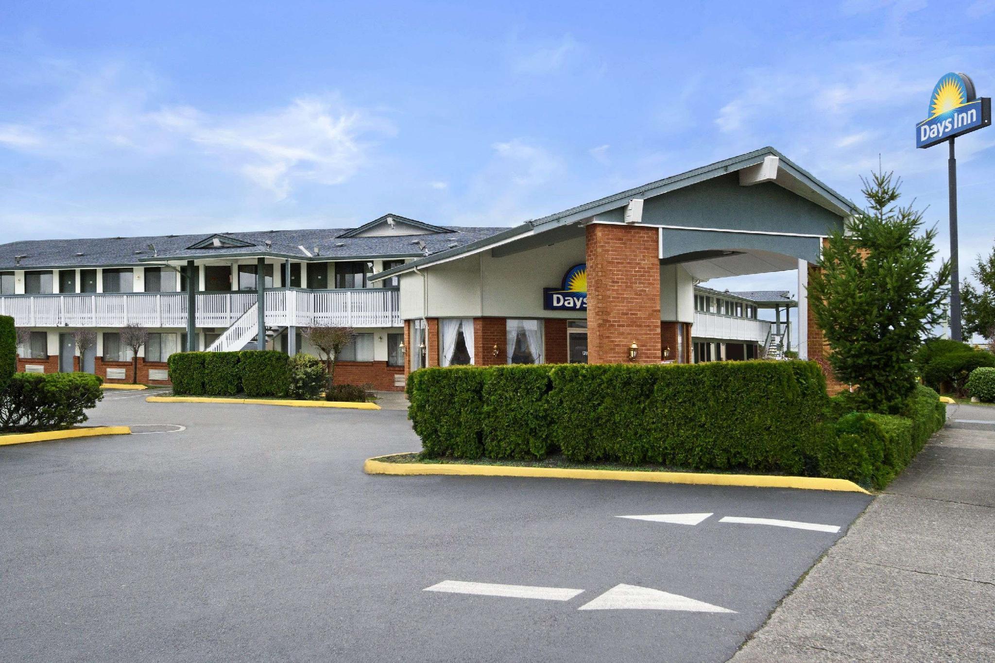 Days Inn By Wyndham אובורן מראה חיצוני תמונה