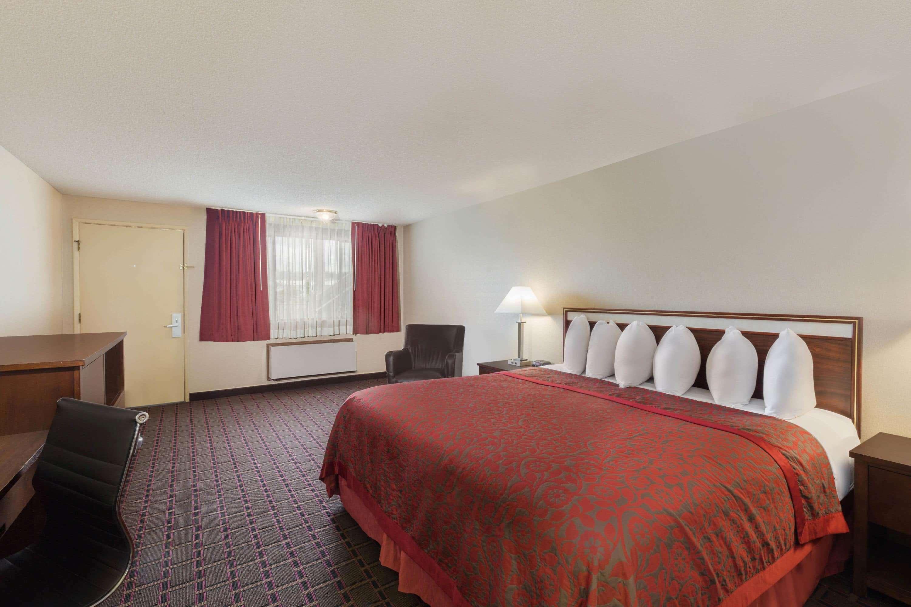 Days Inn By Wyndham אובורן מראה חיצוני תמונה