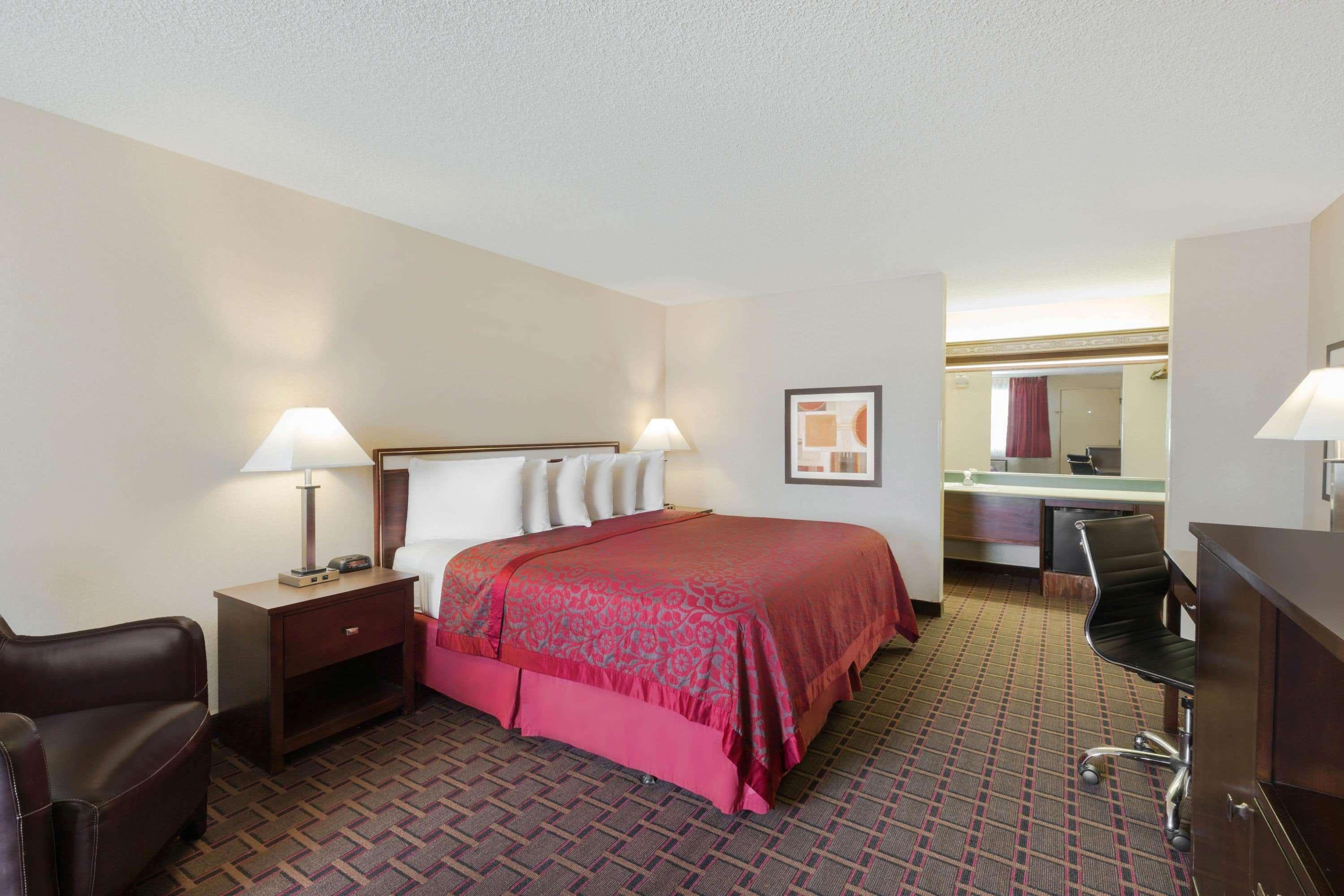 Days Inn By Wyndham אובורן מראה חיצוני תמונה