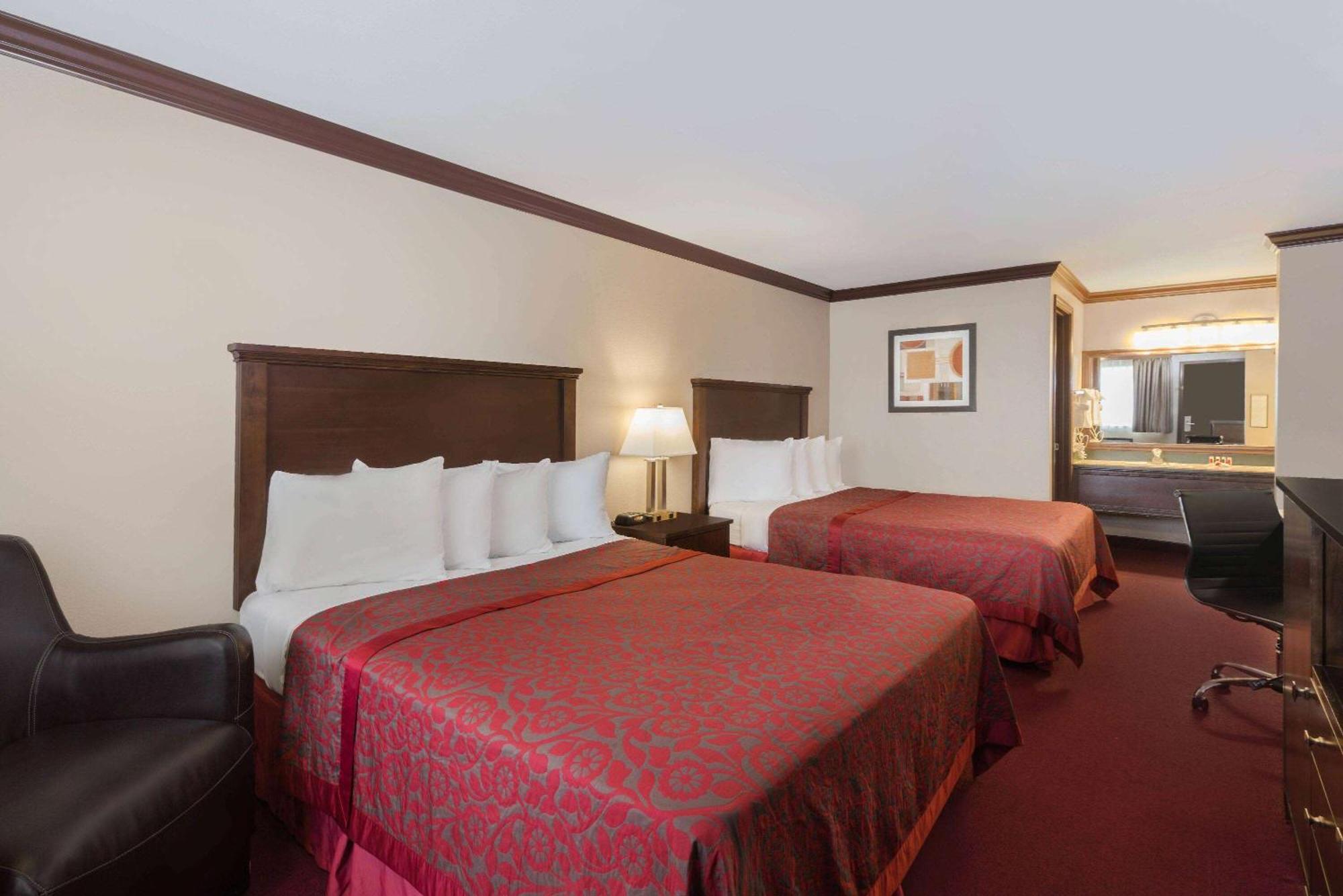 Days Inn By Wyndham אובורן מראה חיצוני תמונה